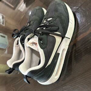 Nike Kids Black Sneakers